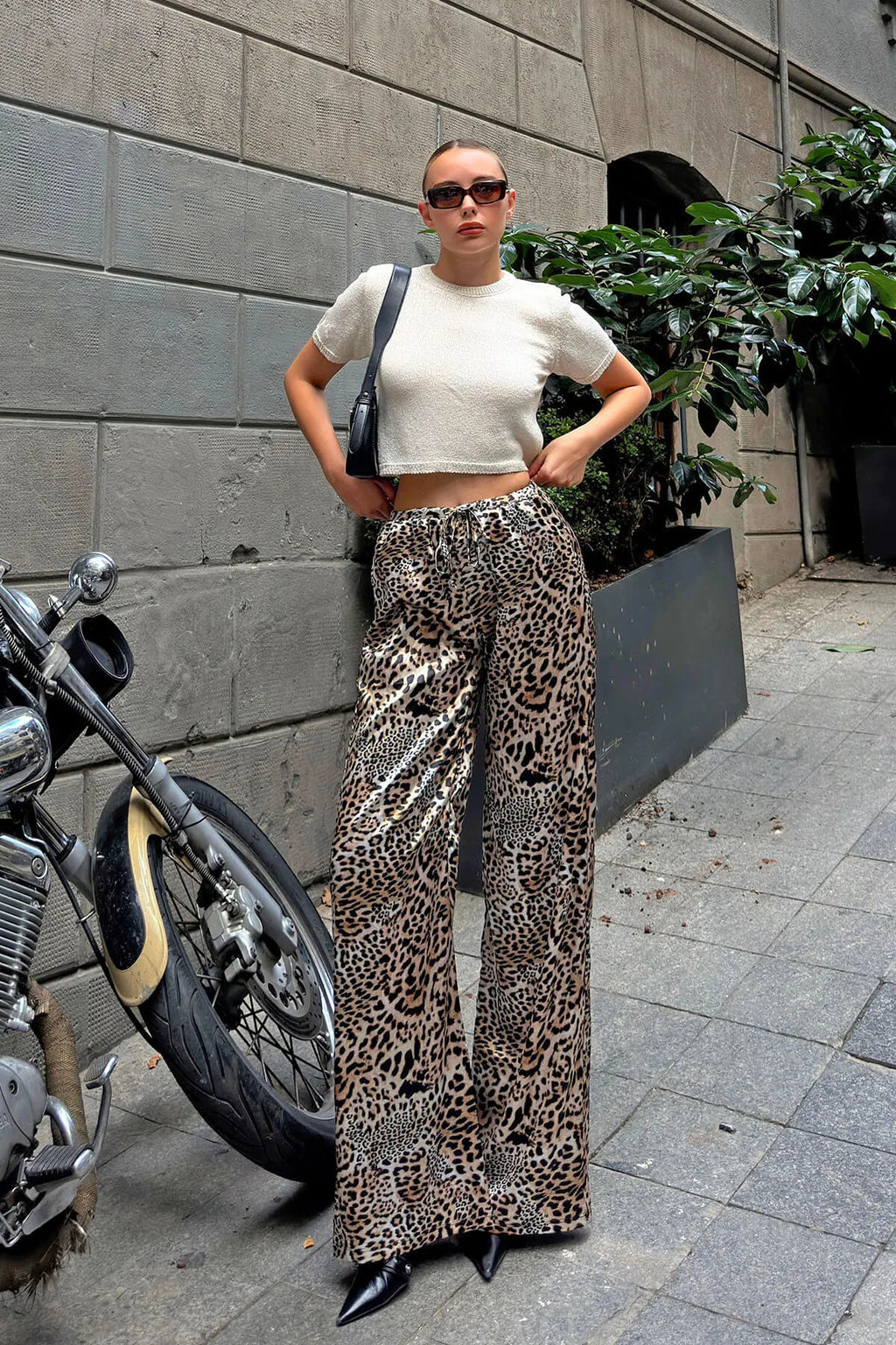 Sarı Beli İpli Leopar Desen Yüksek Bel Kadın Saten Pantolon