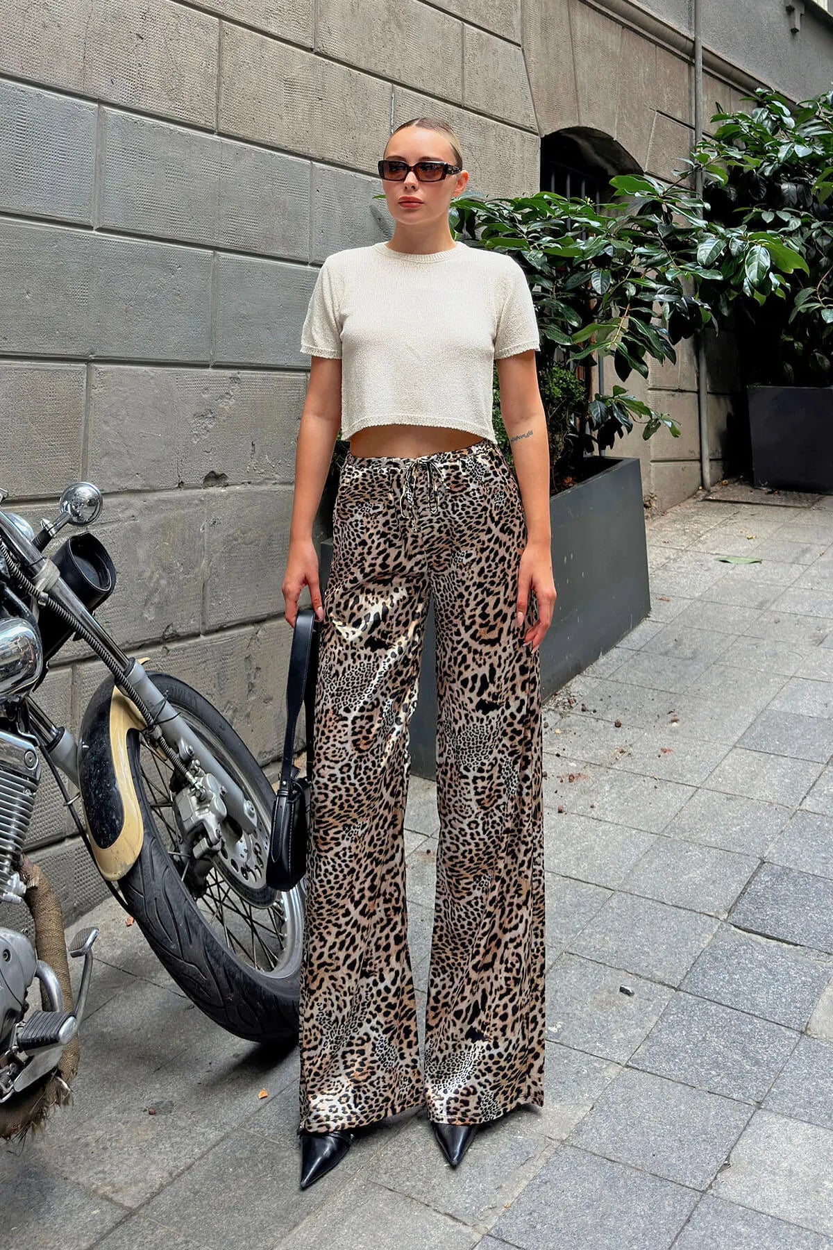 Sarı Beli İpli Leopar Desen Yüksek Bel Kadın Saten Pantolon