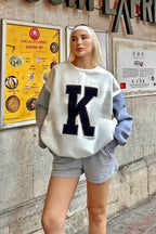 Beyaz Gri Garnili K Nakışlı İçi Pamuklu Kadın Sweatshirt