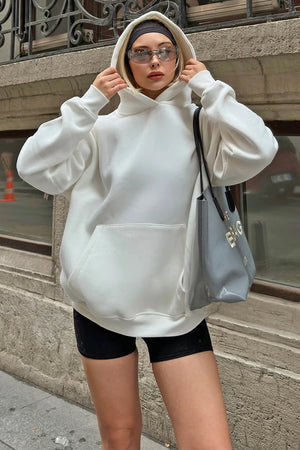 Beyaz Stay Kapüşonlu Kanguru Cepli İçi Polarlı Oversize Kadın Sweatshirt
