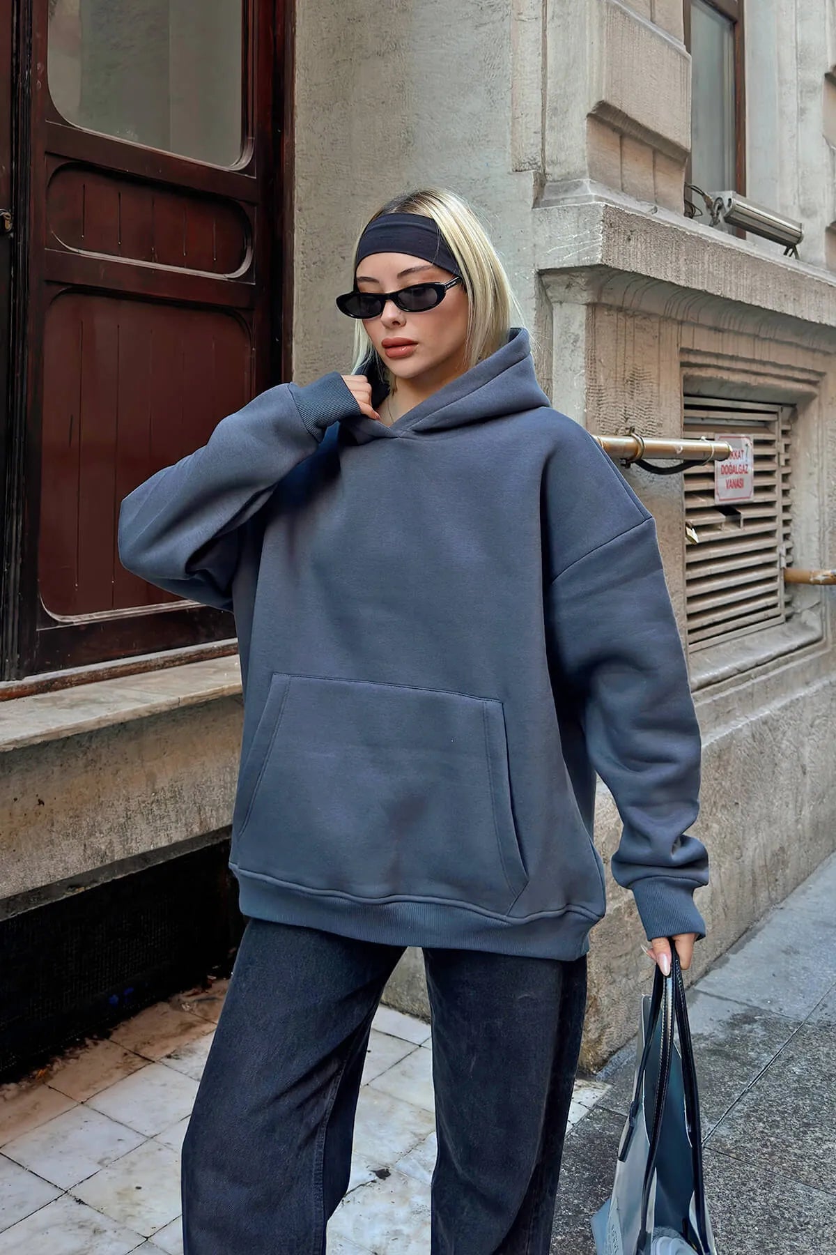 Füme Stay Kapüşonlu Kanguru Cepli İçi Polarlı Oversize Kadın Sweatshirt