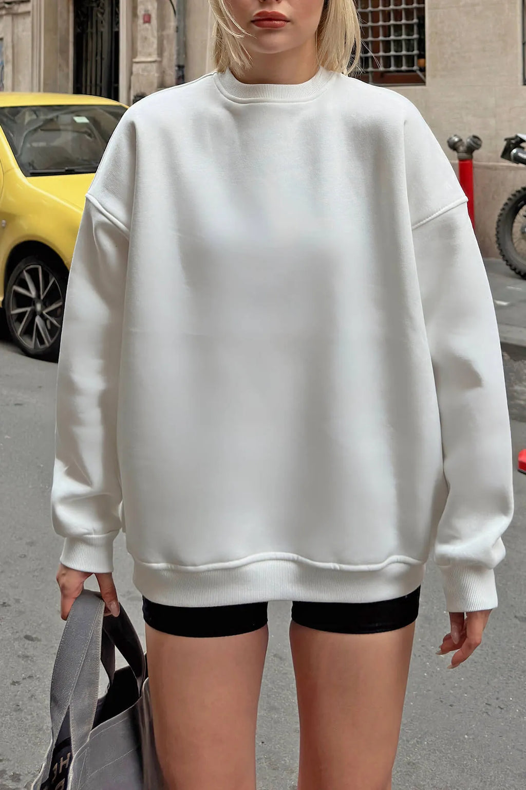 Beyaz Walk Bisiklet Yaka İçi Polarlı Basic Oversize Kadın Sweatshirt