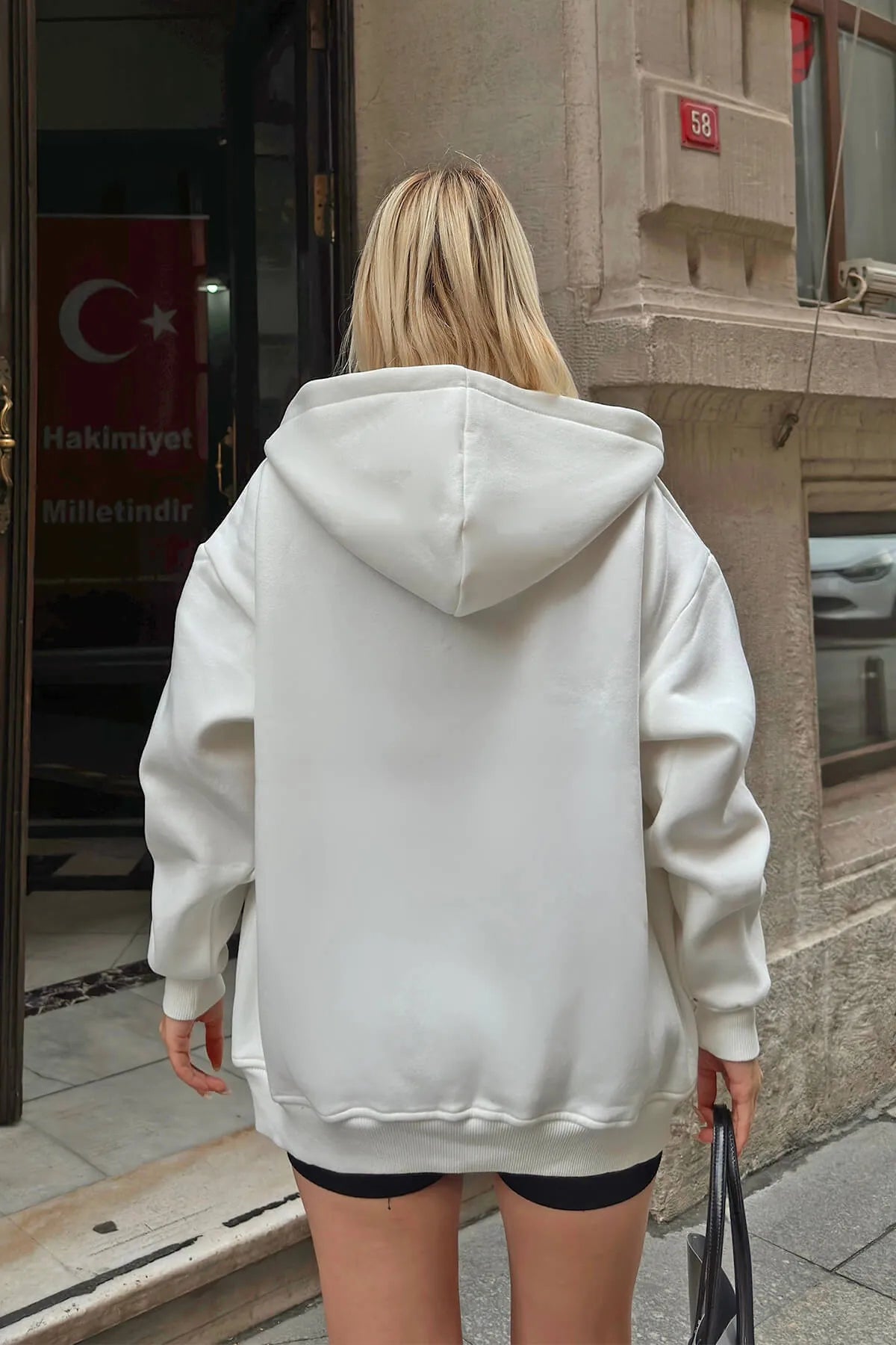 Beyaz Lena Fermuarlı Kapüşonlu Cepli İçi Polarlı Oversize Kadın Sweatshirt