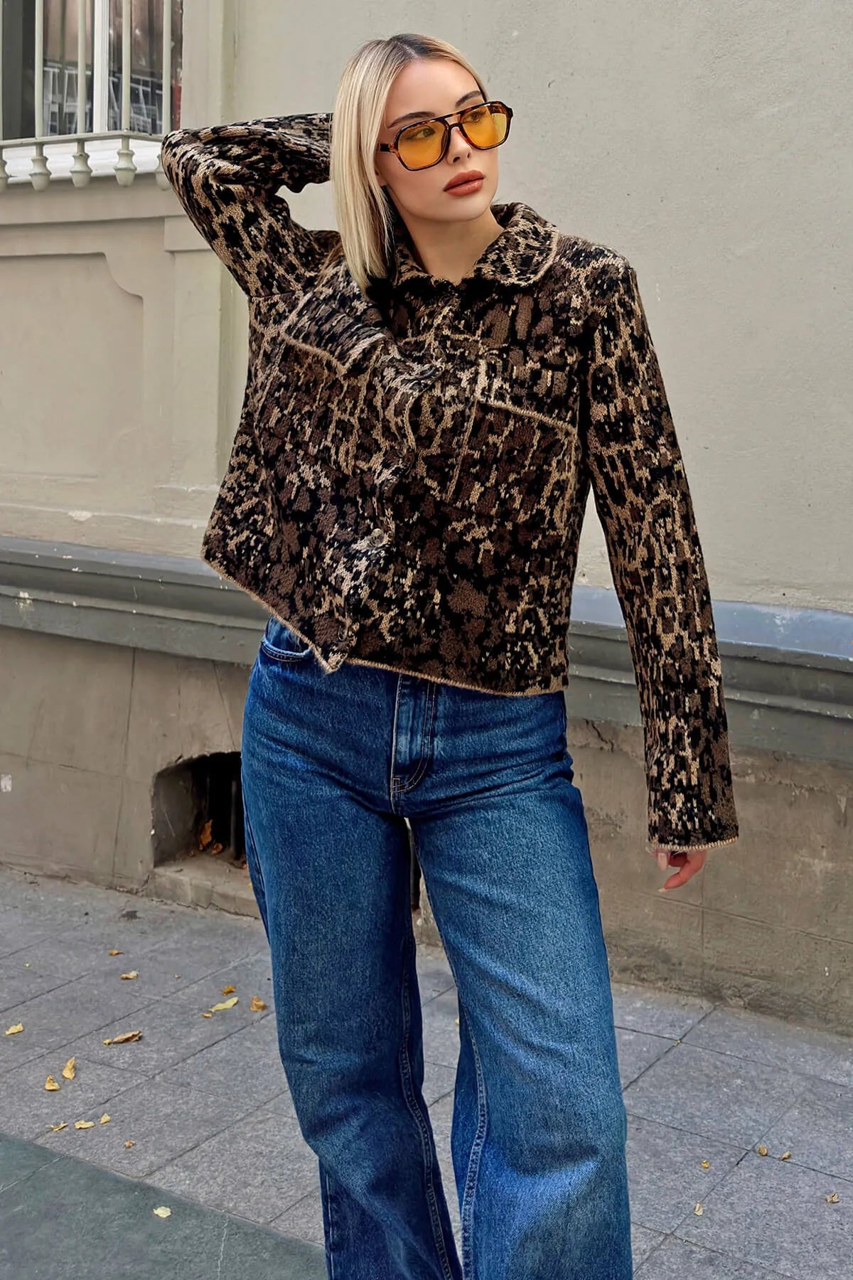 Kahverengi Mix Leopar Kapaklı Polo Yaka Düğmeli Kadın Triko Crop Ceket