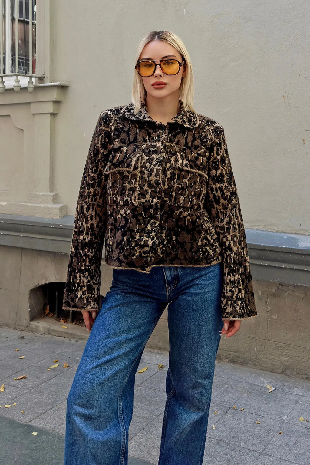 Kahverengi Mix Leopar Kapaklı Polo Yaka Düğmeli Kadın Triko Crop Ceket