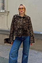 Kahverengi Mix Leopar Kapaklı Polo Yaka Düğmeli Kadın Triko Crop Ceket