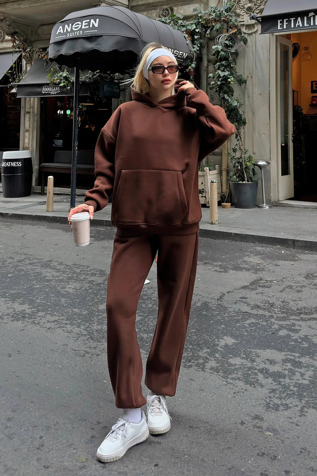 Kahverengi Felpa Kapüşonlu Sweatshirt-Eşofman İçi Şardonlu Kadın Eşofman Takımı