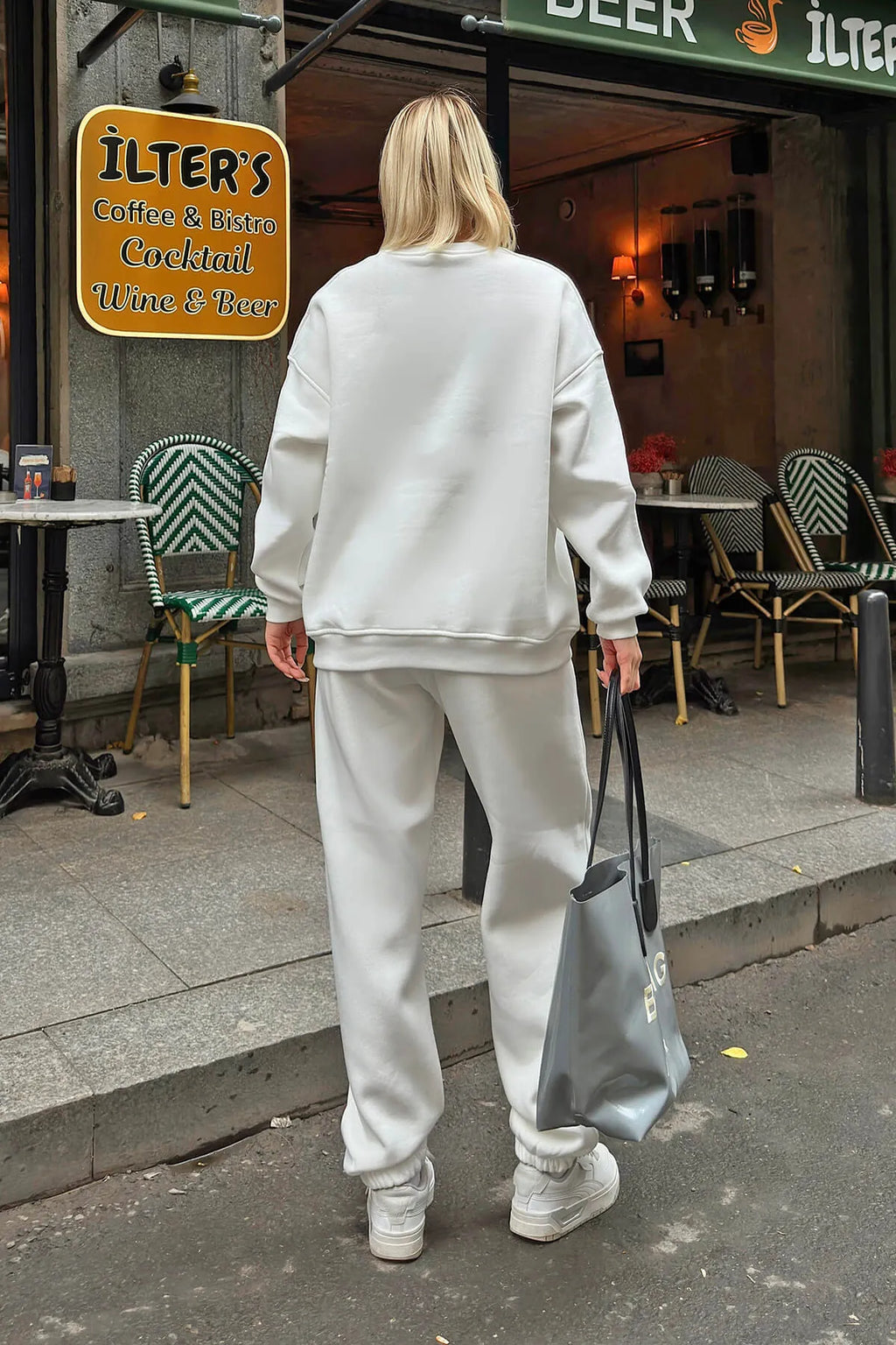 Beyaz Pow Bisiklet Yaka Sweatshirt-Eşofman İçi Şardonlu Kadın Eşofman Takımı