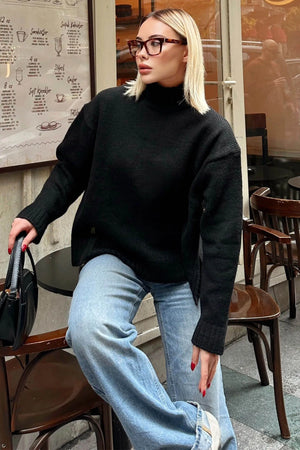 Siyah Yan Yırtmaçlı Basic Yarım Balıkçı Reglan Kol Kadın Triko Kazak
