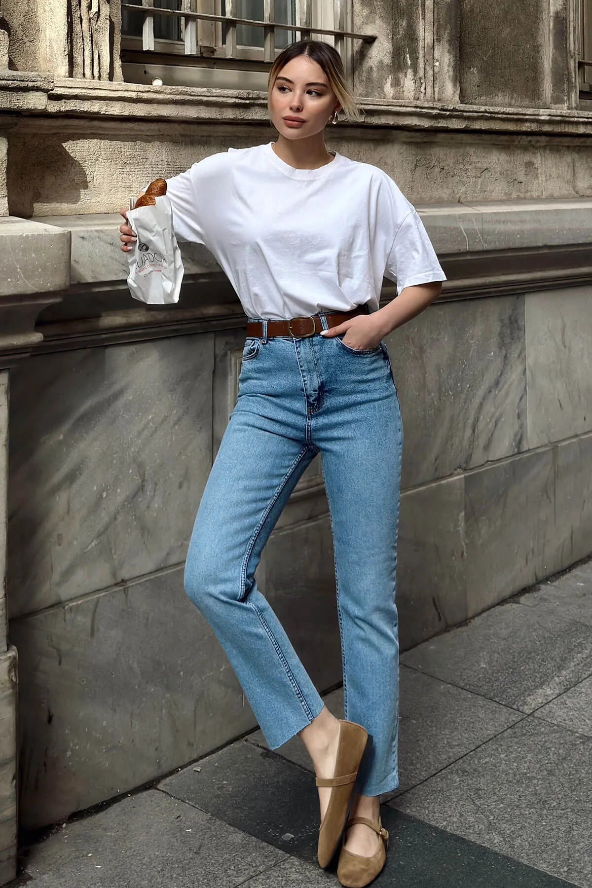 Açık Mavi Kısa Boy Fit Kesik Paça Kadın Jean