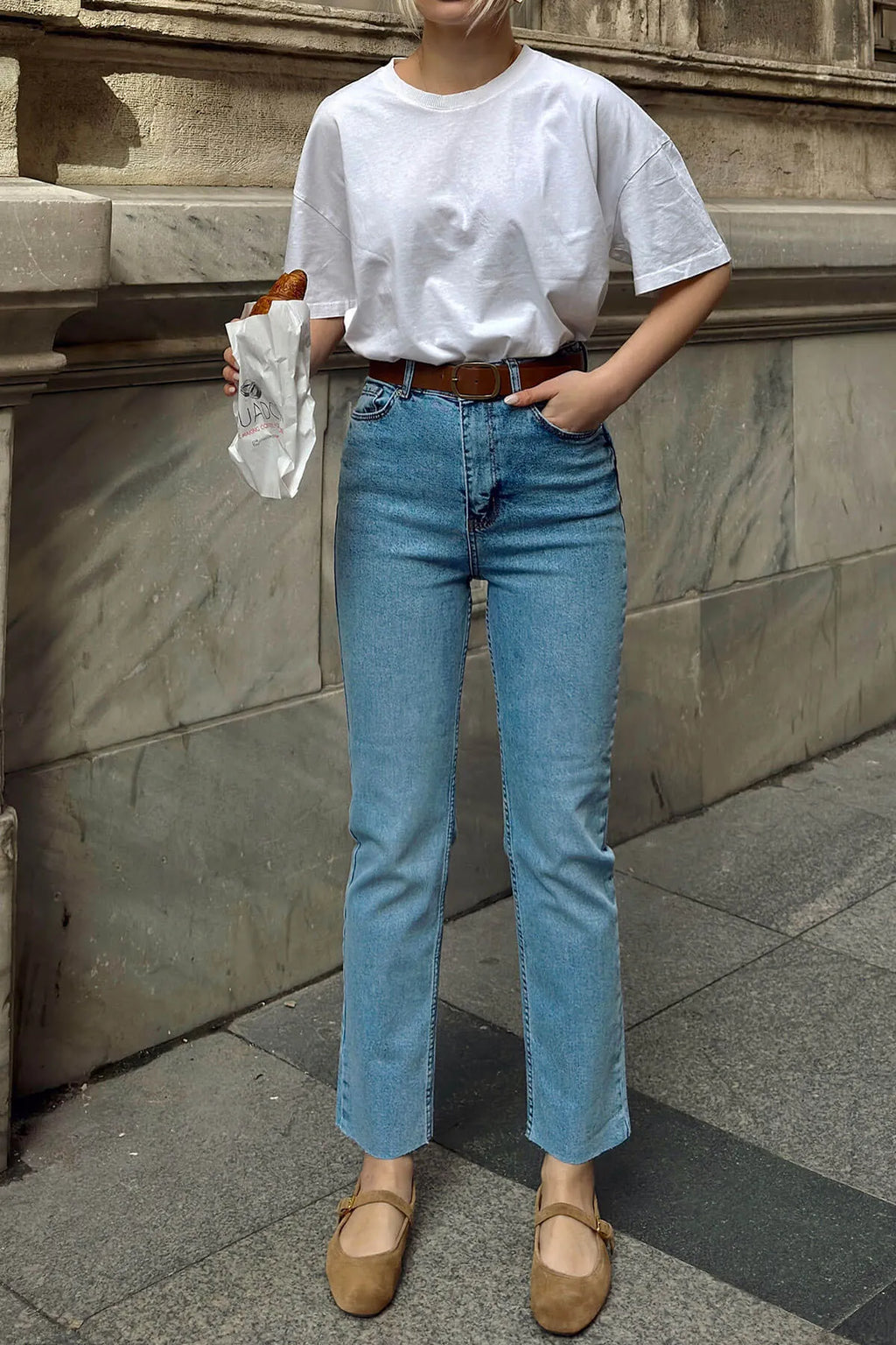 Açık Mavi Kısa Boy Fit Kesik Paça Kadın Jean