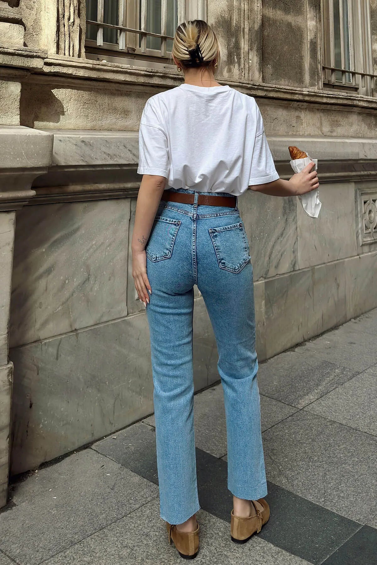 Açık Mavi Kısa Boy Fit Kesik Paça Kadın Jean