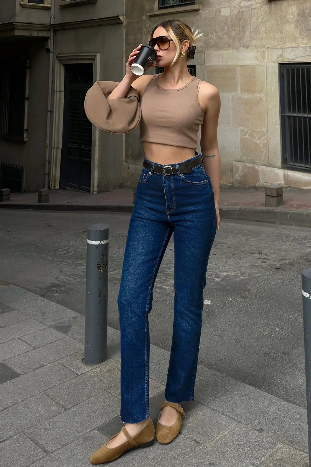 Lacivert Kısa Boy Fit Kesik Paça Kadın Jean