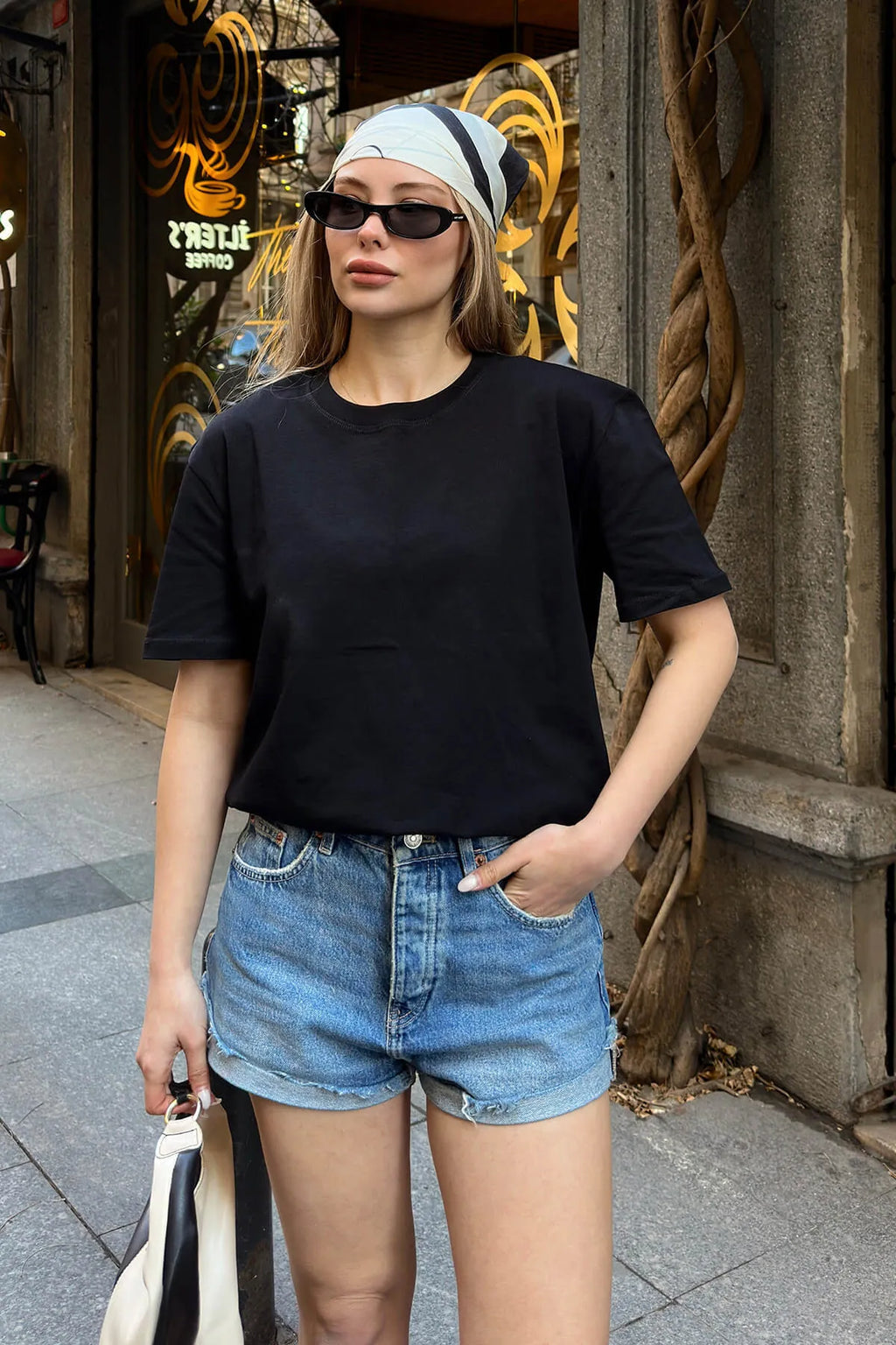Siyah Basic Bisiklet Yaka Modal Kumaş Kadın T-shirt