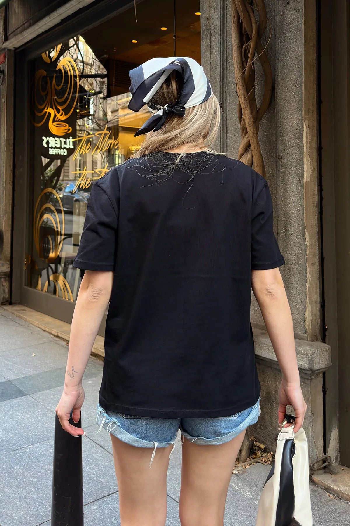 Siyah Basic Bisiklet Yaka Modal Kumaş Kadın T-shirt