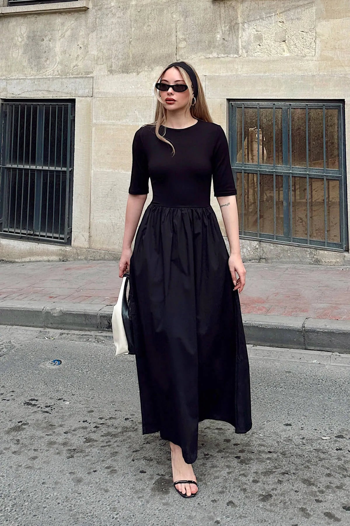 Siyah Kısa Kol Penye Poplin Cepli Pileli Kadın Midi Elbise