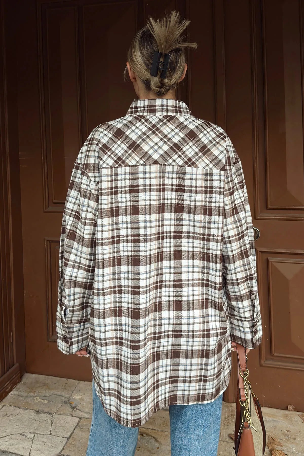 Kahverengi Ekoseli Tek Cepli Rahat Kesim Kadın Oduncu Gömlek