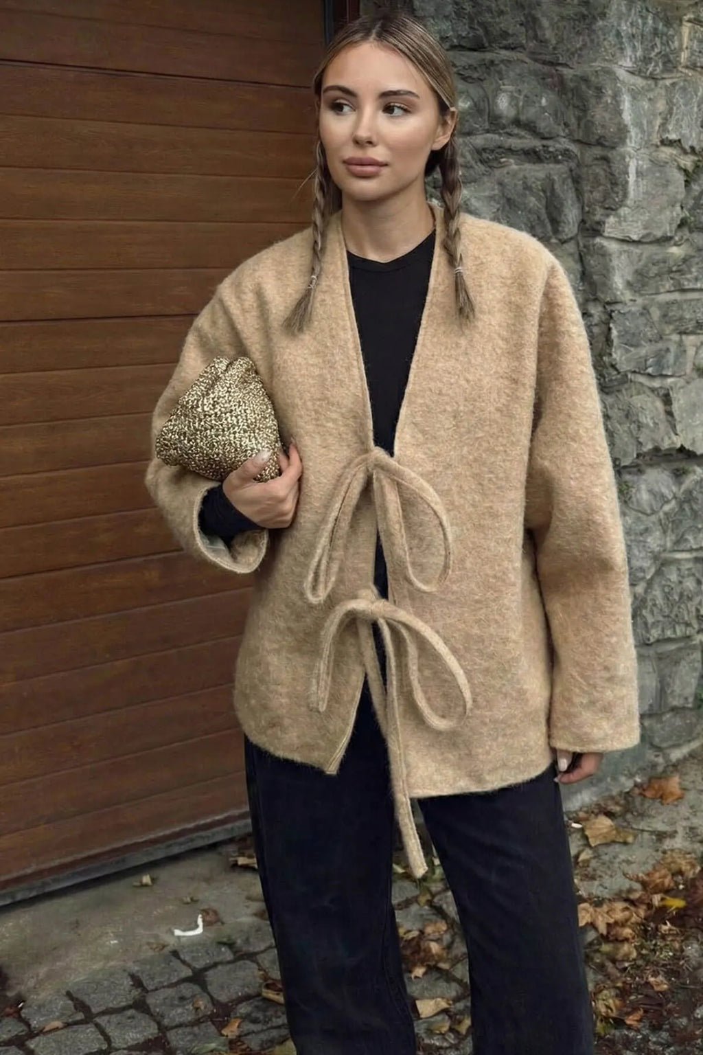 Bej Oversize Bağlama Detaylı Kadın Yün Kaşe Ceket