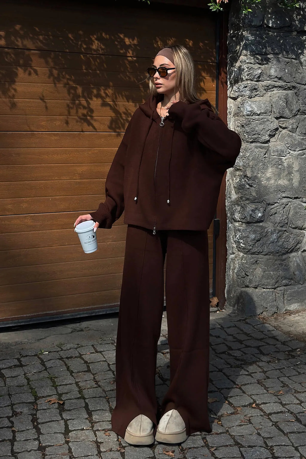 Kahverengi Çimalı Kapüşonlu Hırka-Pantolon Oversize Kadın Triko Alt Üst Takım