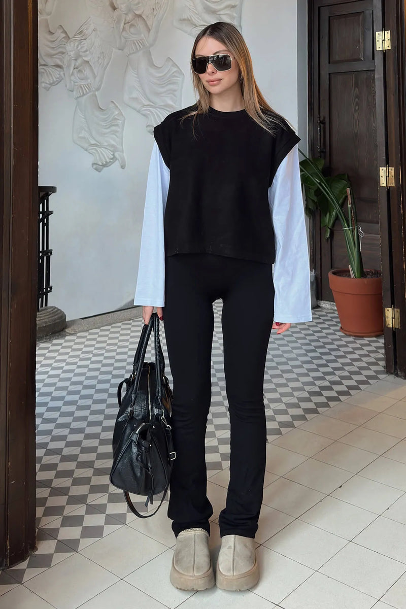 Siyah Bisiklet Yaka Beyaz Kol Garnili Kadın Crop Sweat
