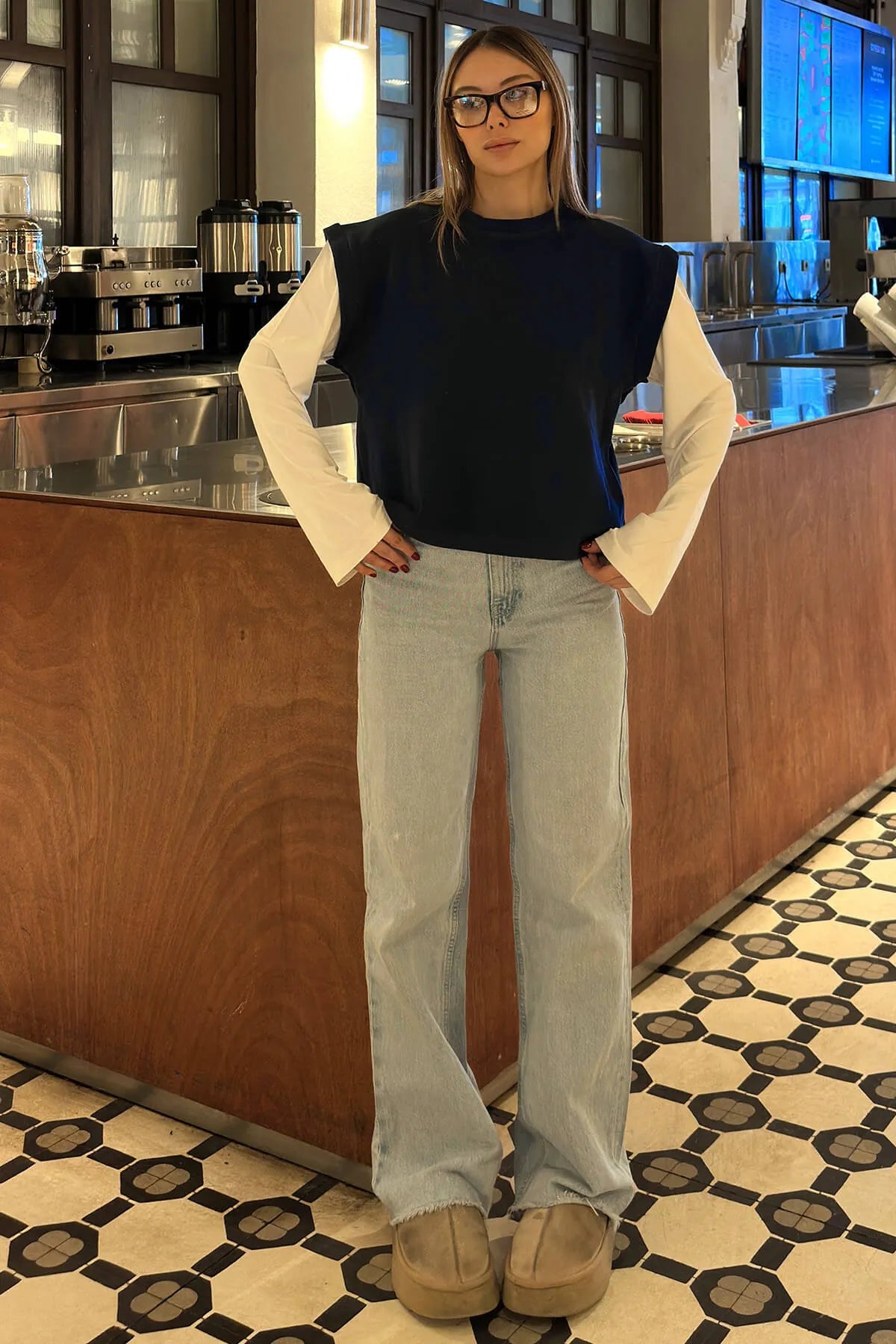 Lacivert Bisiklet Yaka Beyaz Kol Garnili Kadın Crop Sweat
