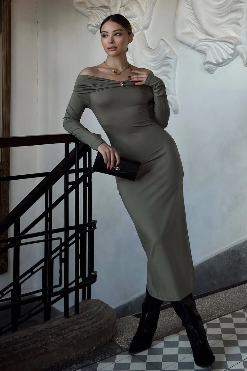 Haki Toka Detaylı Madonna Yaka Uzun Kollu Kadın Sandy Midi Elbise