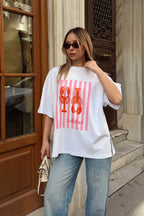 Beyaz Istakoz Baskılı Oversize Yırtmaçlı Kadın T-shirt