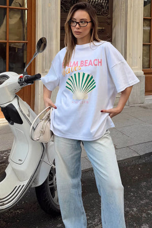 Beyaz İstiridye Baskılı Oversize Yırtmaçlı Kadın T-shirt