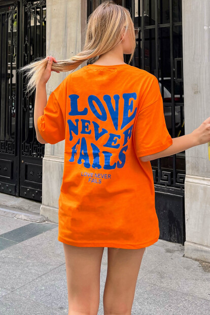 Turuncu Love Never Sırt Baskılı Oversize Kadın Tshirt - 2